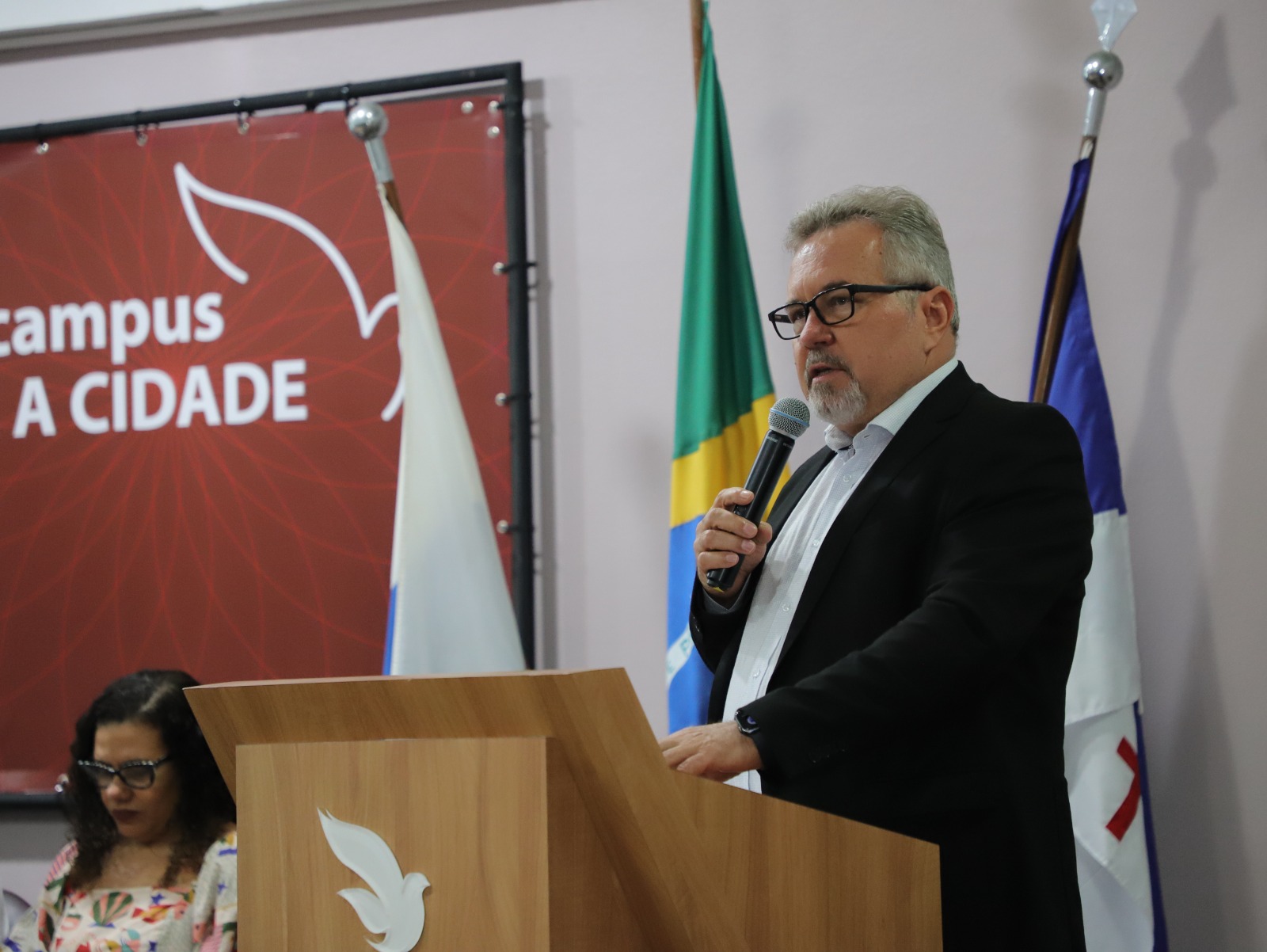 Pe Carlos Fritzen, reitor da Unicap