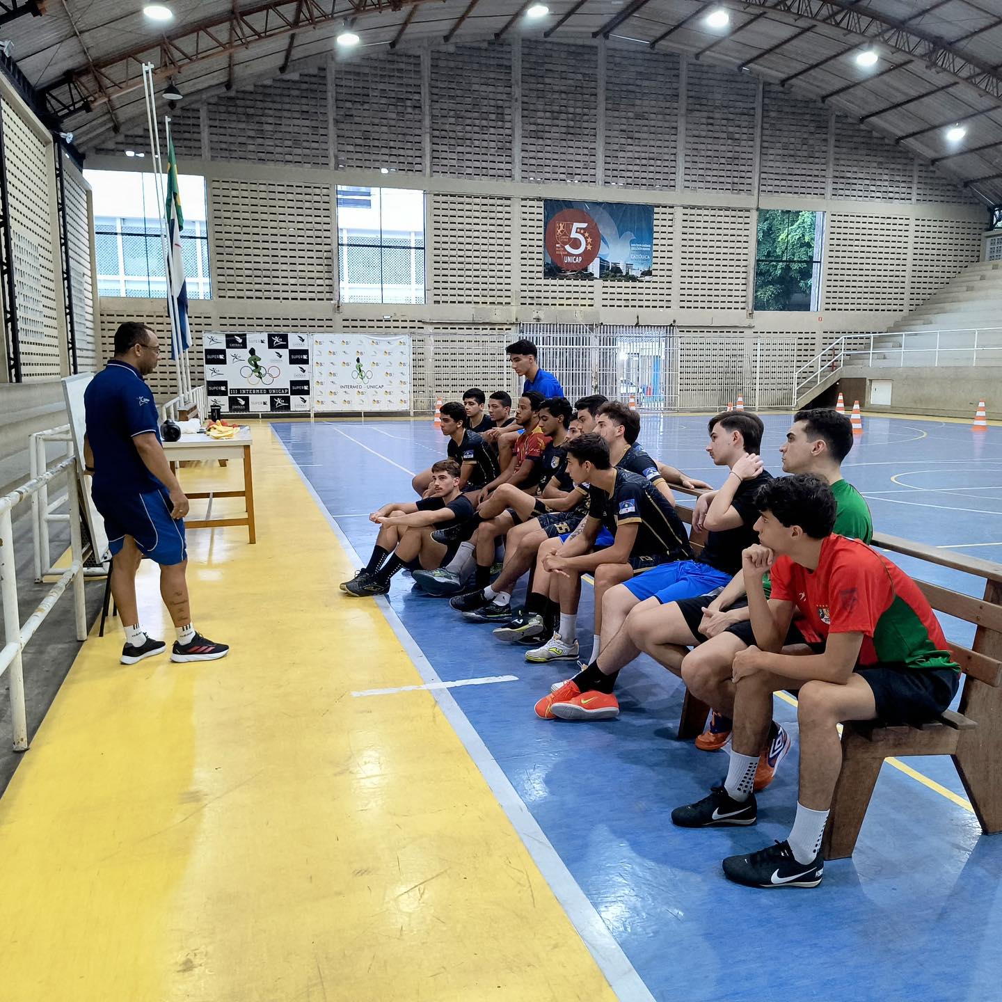 futsal (1).jpg