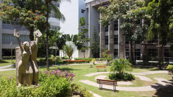 Imagem dos jardins da Biblioteca