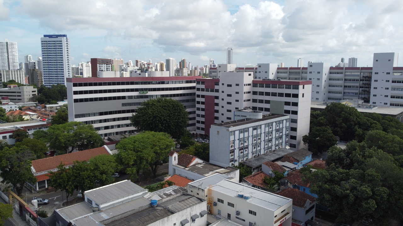 Panorâmica do bloco A, onde funciona o curso de jornalismo da Unicap