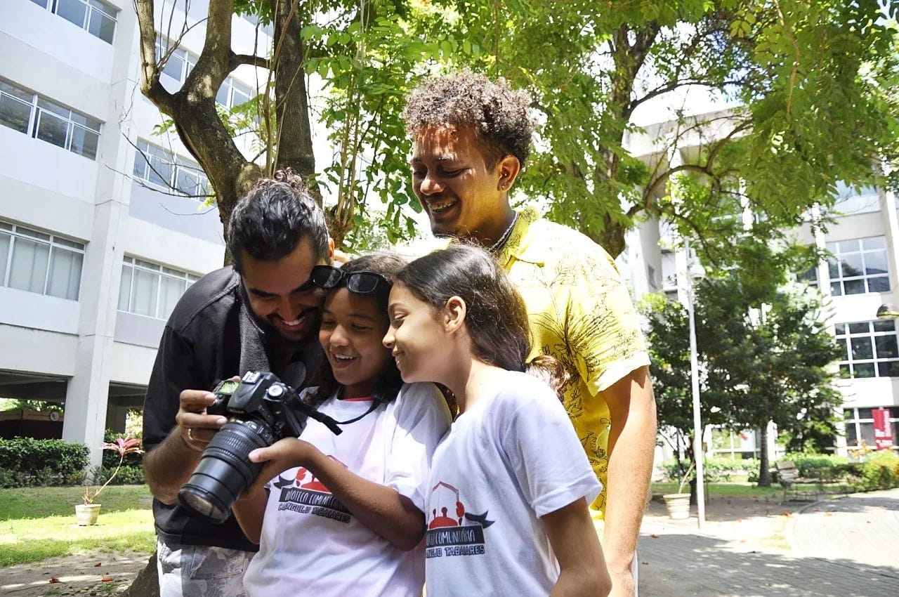 oficina com jovens da caranguejo tabaiares