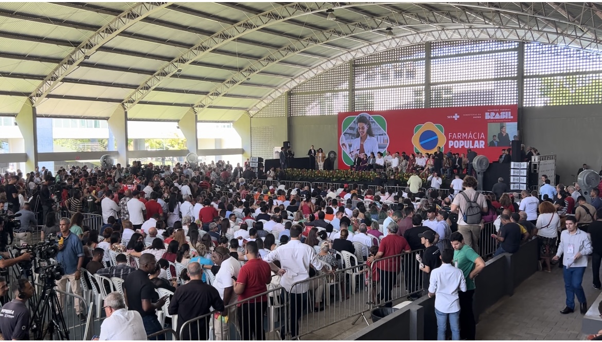 Quadra do Compaz lotada