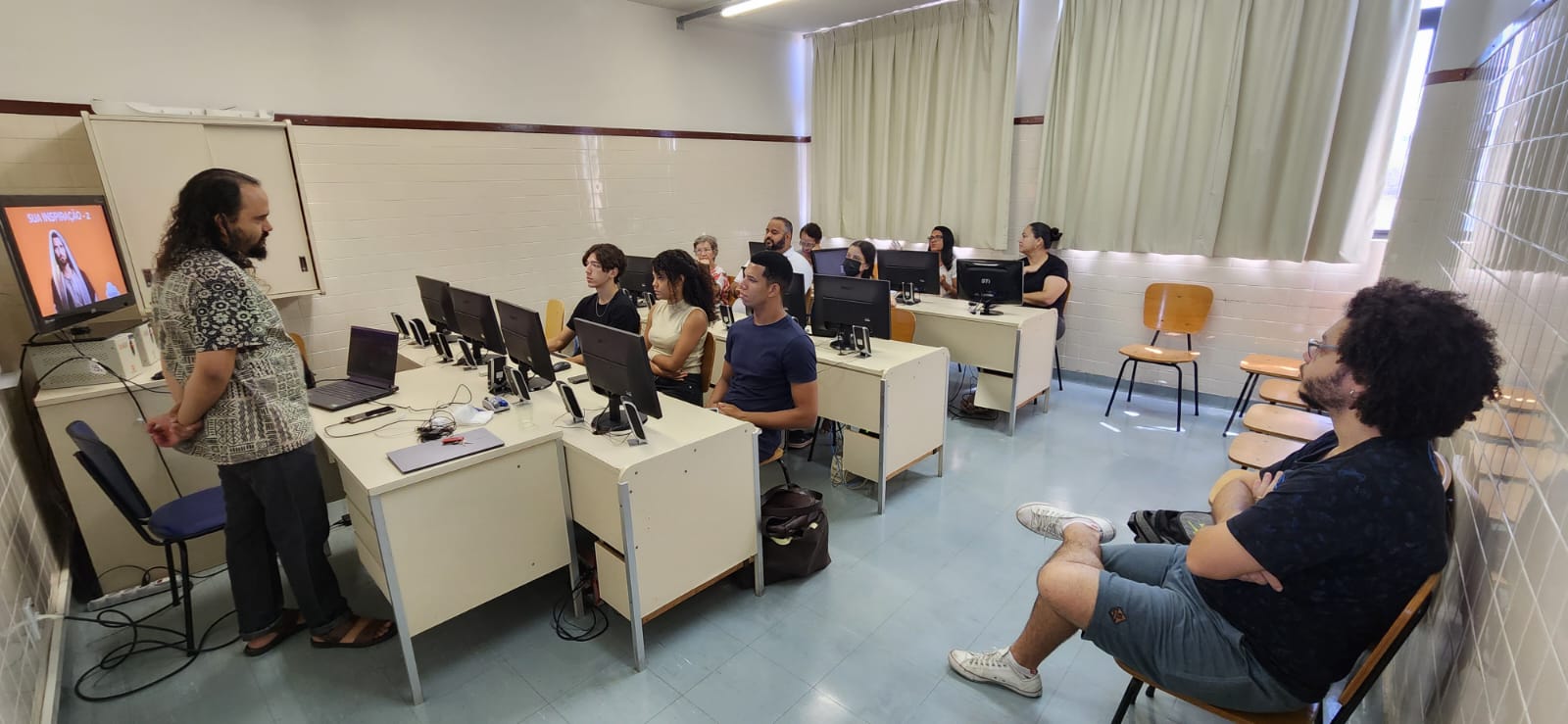 Grupo em sala de aula