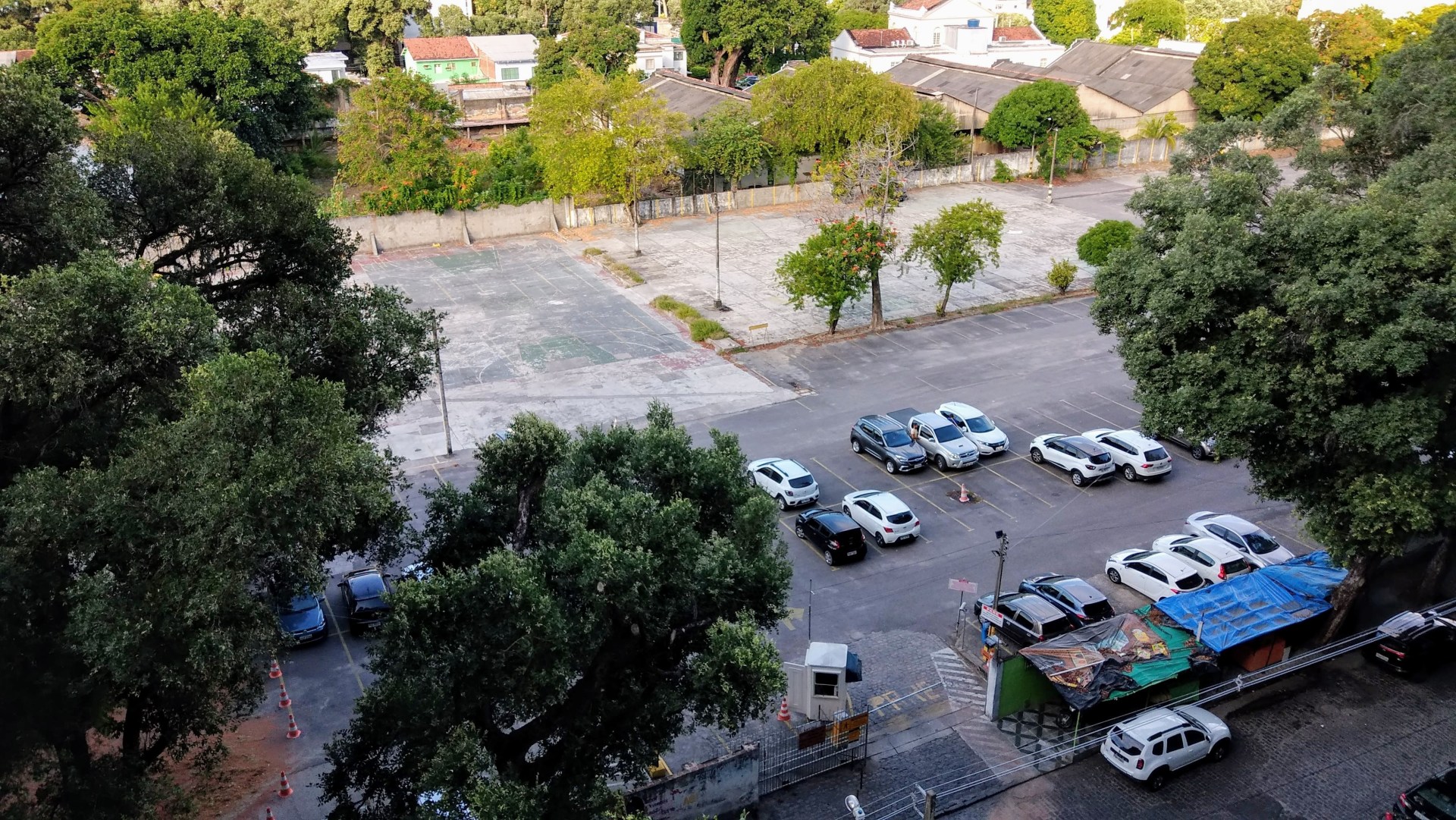 Estacionamento dos alunos(as)